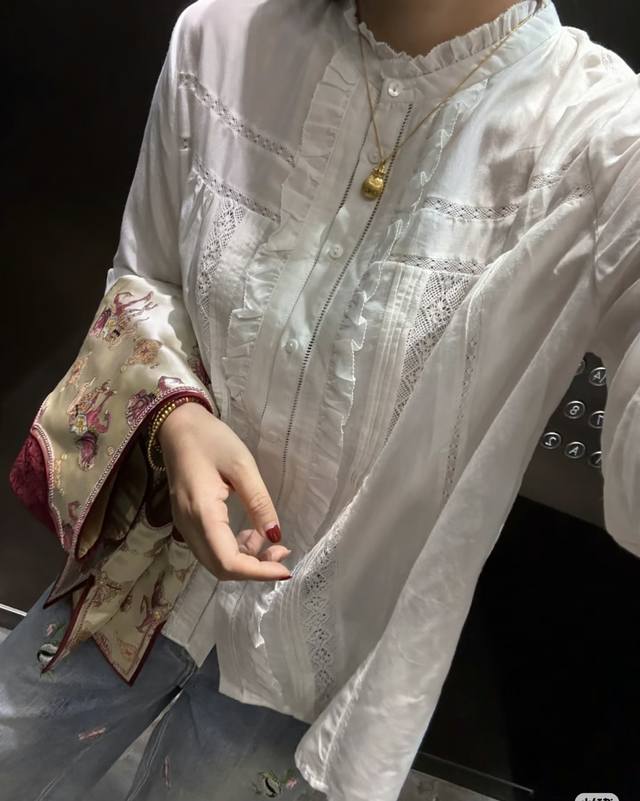 秋品翻单出 重工拼接花边减龄百搭洋气衬衫 面料:抗皱丝棉 颜色:白色 码数:M-Xl  秋品翻单出 重工拼接花边减龄百搭洋气衬衫 面料:抗皱丝棉 颜色:白色 码数:M-Xl