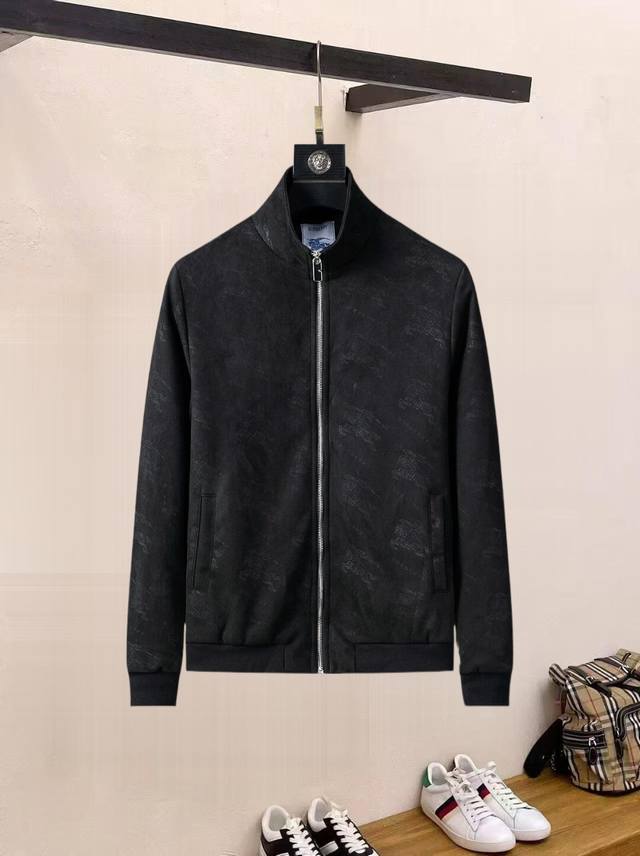 Mi 开秋新款男士夹克外套,原单三标齐全高端版本!专柜定制面料 透气舒适度高,细节无可挑剔,品牌元素设计理念,专业代购级体现高品质。手感细腻柔软!呈现休闲裁剪, Mi 开秋新款男士夹克外套,原单三标齐全高端版本!专柜定制面料 透气舒适度高,细节无可挑剔,品牌元素设计理念,专业代购级体现高品质。手感细腻柔软!呈现休闲裁剪,