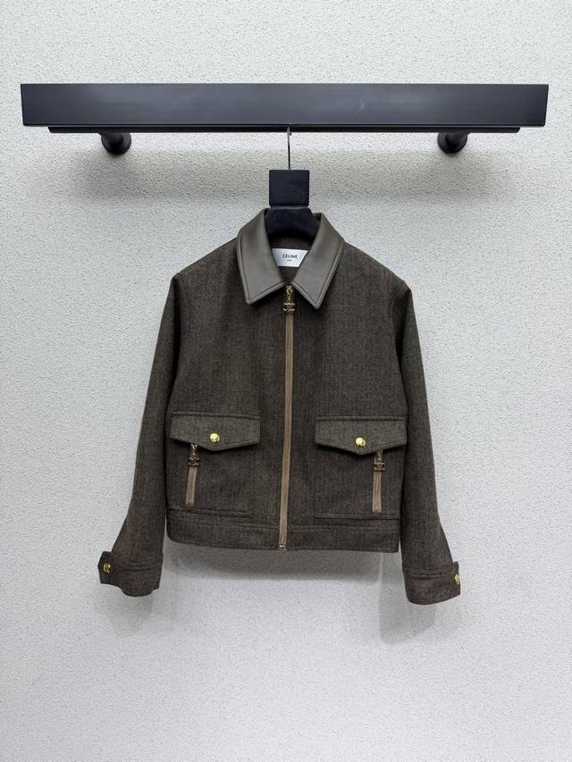 Ce*羊毛呢拼皮领外套 时髦感在线实穿性很高百搭 干练利落时髦有致 日常穿搭推荐款 细节感在线 提升气质感必备单品 高品质 尺码Sml. Ce*羊毛呢拼皮领外套 时髦感在线实穿性很高百搭 干练利落时髦有致 日常穿搭推荐款 细节感在线 提升气质感必备单品 高品质 尺码Sml.