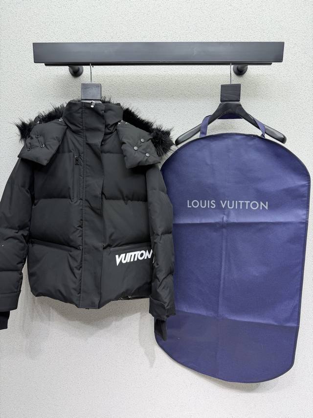 L家豹子毛连帽羽绒服外套 整体保暖效果拉满,常规款羽绒服 休闲时髦 配防尘袋 高品质 尺码Smlxl L家豹子毛连帽羽绒服外套 整体保暖效果拉满,常规款羽绒服 休闲时髦 配防尘袋 高品质 尺码Smlxl