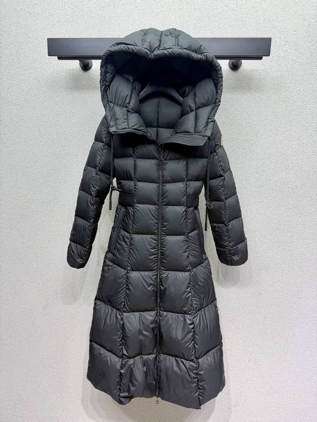 蒙口羽绒服长款连帽外套 散发着高级气质 同时更巨时髦亮点 设计也超级爱 高品质 尺码0.1.2.3码 蒙口羽绒服长款连帽外套 散发着高级气质 同时更巨时髦亮点 设计也超级爱 高品质 尺码0.1.2.3码