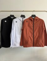 供 迪桑特 Descente 都市通勤户外系列外套 冲锋衣夹克休闲运动梭织上衣外套 厚度适合春、夏、秋三季。版型高级， 面料细节都非常到位！！ 科技防风防水透气