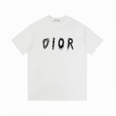上新款号： D1015 Dior 迪奥 2025Ss印花字母短袖T恤 采用品牌Logo撞色印花图案！ -面料：260G双纱纯棉短袖，配套320G纯棉罗纹 原版面