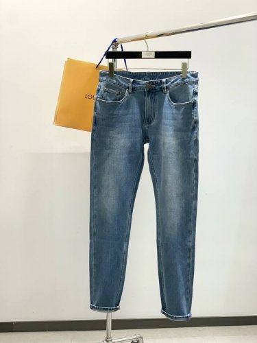 Louisvuitton 路易威登 2025春季新款 专柜同步有售 原单狠货 水洗休闲牛仔裤 进口原版水洗弹力面料 舒适有弹性 顶级印花工艺字母图案Logo 原
