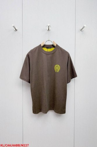M227 Kl克罗心25Ss新款短袖 面料采用高克重水洗棉 320 克 全新美拉德配色 经典马蹄Logo与现代感的剪裁完美结合 既有复古的韵味 又不失当下的潮流