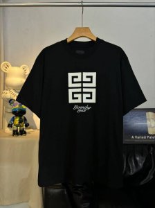 实拍图 顶级版本 #Givenchy#纪梵希.25Ss.经典4G贴皮网点刺绣短袖T恤 面料采用定制Giv全棉双纱面料 克重260G 手感松软细腻扎实 舒适透气不