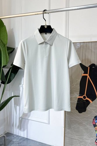 阿玛尼 2025Ss蛇年春夏新款Polo领短袖系列。精选优质长绒棉面料，时尚大牌元素Logo设计，上身版型超赞，面料细腻舒适透气，随意搭配都超级好看时尚型男必备