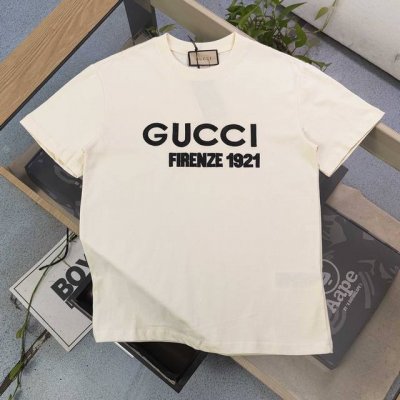 上新 款号：Kc833 高版本 2025新款Gucci古驰经典简约刺绣字母图案Logo绣花休闲情侣短袖T恤，独一无二的活性环保面料染色，32支双纱精梳纯棉爽滑手