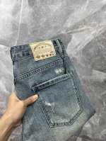Dsq第二次方 2025新品男士牛仔裤短裤 面料舒适弹性好 独家发售 时尚优雅 重工艺设计 采用原色酵母水洗工艺 精选进口重磅丹宁牛仔面料 配定制五金装饰 真皮