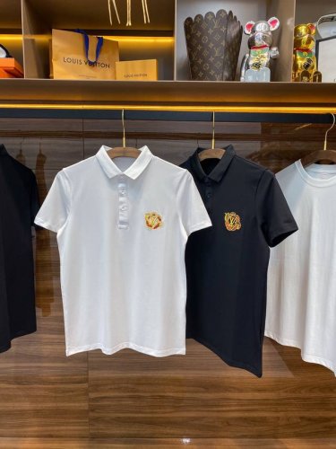 lv25Ss春夏新款网眼丝光棉布基础翻领短Tee，男士龙年徽章刺绣商务休闲百搭短袖Polo衫！贸易公司渠道稀出，领先官网发售！在这个龙腾虎跃的年份，让各位男士们