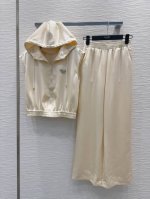 prad * 2025Ss新款套装 面料丝滑光洁！经典又有型 各种都能完美驾驭～高级成衣做法，细节美到爆！精美又日常，轻松驾驭！质感棒棒哒！！减龄 时尚 休闲少