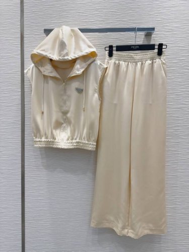 prad * 2025Ss新款套装 面料丝滑光洁！经典又有型 各种都能完美驾驭～高级成衣做法，细节美到爆！精美又日常，轻松驾驭！质感棒棒哒！！减龄 时尚 休闲少