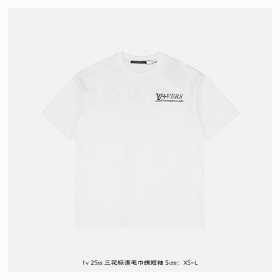 lv 25Ss 三花标语毛巾绣短袖 面料采用 克双纱重精梳棉，同缸定染特种加粗32支双股1*1螺纹，双针车线跨缝工艺，成衣两遍水洗处理，面料舒适亲肤无异感，定制