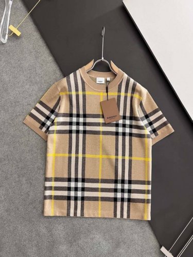 衣服 、短裤 品质元单、套装Bur春夏新款经典格纹绵羊毛混纺针织衫套装 经典爆款来袭！纯原血统！面料：51%聚酯纤维，49%羊毛 针织辅料：98%绵羊毛，1%锦