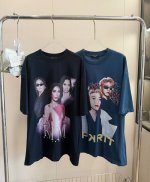 价格P： 品名：Balenciag* 25Ss新款巴黎联名做旧割破人物短袖T恤 尺码：S.M.L 颜色：黑色 雾霾蓝 真的太太太太太难买了，断货王实锤！版型很宽