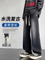 200 Lacoste 法国鳄鱼 海外版美式高街简约风渐变水洗直筒牛仔裤休闲裤长裤，男女同款。 每件裤型采用渐变水洗工艺，让整件裤子色彩更有层次感，个性前卫，插
