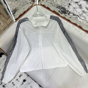dio* 25Ss新款连帽防晒风衣外套 条纹图案印花袖子装饰 时尚大方 单色三码 Sml