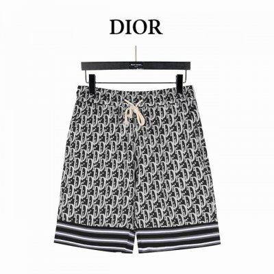 dior 迪奥 25Ss 老花满印Logo拼接短裤 25年最新款满印Logo短裤！毋庸置疑的街头热门单品， 经典的元素更是品牌的时髦代表，夏天来临之际怎么能少的