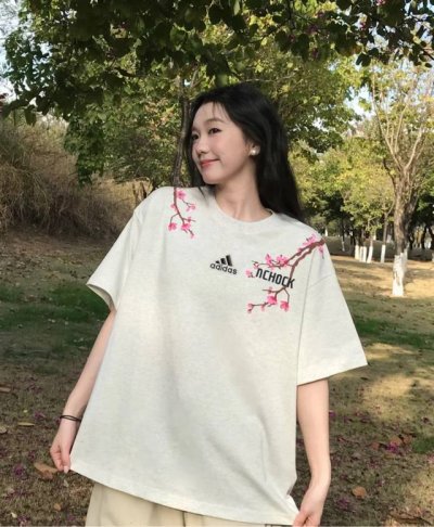 阿迪达斯Adidas 美式高街中式短袖情侣款短袖宽松版型T恤衫学院风短袖 ~260克紧密纯棉面料 不起球不变形 透气舒适抗菌 ~版型比较立体男女都能穿 最大体重