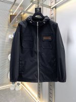 杰尼亚 2025春季新款夹克外套，秀场新品品相非常完美，舒适保暖，三标齐全色泽饱满诱人，非常出彩的设计，轻松将时髦感进阶，做工极为考究严谨，走线工整细致！大牌设