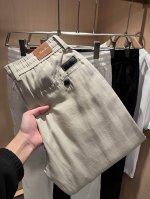 Loro Piana诺悠翩雅 2025春夏新品男士纯亚麻休闲裤，最新的贸易订单全品相！！网红款！上身舒适透气，不僵硬，整体有着丰富的立体感，品质出口订单，定制专