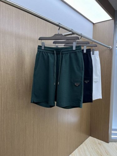pd 春夏新款抢先发售 独家专供新款休闲短裤 高端版本！专柜定制面料 透气舒适度高，细节无可挑剔，品牌元素设计理念，体现高品质。手感细腻柔软！Bjj呈现休闲裁剪