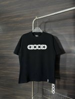 款号：He232 Goodbrand-字母镶嵌彩钻圆领短袖T恤 面料采用280克双股双纱纯棉面料，手感舒适柔软，上身舒适透气，领口采用同缸同色罗纹，不紧绷，不变