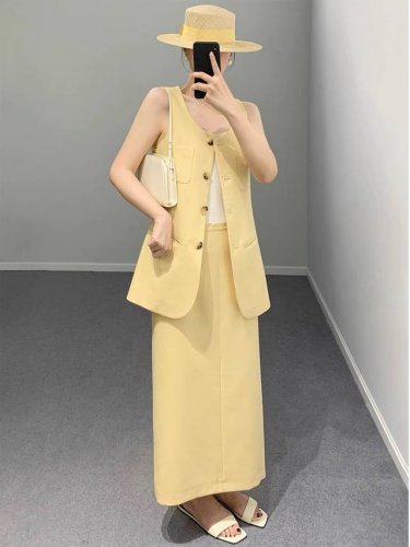 套装 法式复古套装裙女夏季慵懒风马甲背心半身裙高级感两件套 面料：丝麻 Smlxl M码胸围88肩宽32衣长63腰围66裙长85 每个码胸围平铺腰围相差，衣长肩