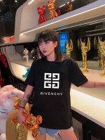 上新！Givenchy纪梵希新款短袖T恤，夏季必入单品！真的超酷！ 高密针织圆领设计，平整简约！亲肤透爽！T恤面料的柔软性舒适性无可挑剔！男女均可驾驭，打破性别