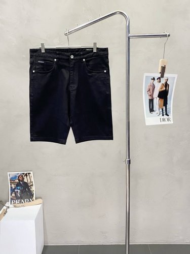 Dolce&Gabbana杜嘉班纳独家专供新款 休闲短裤高端版本！专柜定制面料 透气舒适度高，细节无可挑剔，品牌元素设计理念，体现高品质。手感细腻柔软！呈现休闲