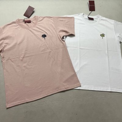 Gucci玫瑰字母绣花圆领短袖