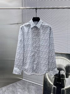 芬迪 Fendi 2025Ss新款长袖 衬衫 衬衣 高端版本 专柜定制面料 透气舒适度高 细节无可挑剔 品牌元素设计理念 体现高品质 手感细腻柔软 呈现休闲裁剪