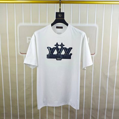lv 路易威登2025春夏新款原单男士圆领短袖速干T恤 专柜同步售卖 高端品质 高版本 Os版型阔版 爆款胸前绣花烫钻 背后印花Logo图案设计 定制进口双股1