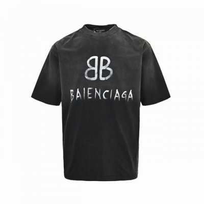 Balenciaga 巴黎世家 水洗草写字母印花短袖 定制高克重 针织棉面料精心制作，手感特别的扎实，质感拉满，松软细腻上身舒适，优越的吸湿排汗性能，不闷热！胸