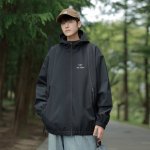 Arc'teryx 连帽冲锋衣外套 始祖鸟25年春季新款，专柜同步新品！ 高品质的货！ 喜欢的千万别错过。 柜子同步款！ 贸易公司出口订单货，始祖鸟冲锋衣防水夹
