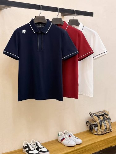 迪桑特25Ss新款春夏短袖翻领T恤polo，最高版本客供定制高端朱地面料简单时尚款，拼色螺纹超级好看！经典Logo简单大方的款式！满满的高级感，四季可穿。简欧风