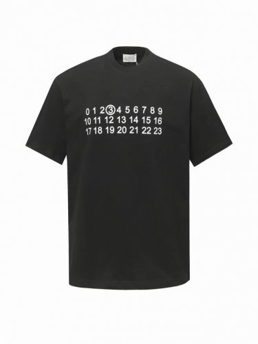 Mm6 马吉拉24Ss字母数字印花T恤短袖 Logo标识精致升级，灵感源自八十年代复古原版面料官方同款短袖T恤 定制280克同缸染面料手感非常舒服春夏砖柜同步