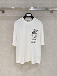 dior Homme 迪奥 桀傲 2025春夏新款首发专柜最新款短袖圆领T恤 高端订制 设计前卫时尚！品牌Logo重工艺设计 高端定制面料.手感柔软.穿着舒适.