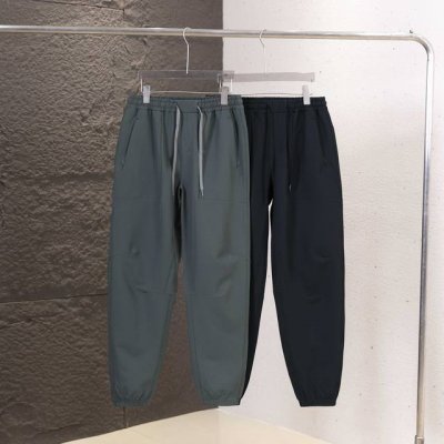 上新 Lululemon 露露夏季新款速干梭织户外徒步休闲运动裤 这款短裤具有多项功能,是徒步、攀岩、沙滩、滑翔、漂流、登山、自驾游、郊游和野营等户外项目的理想