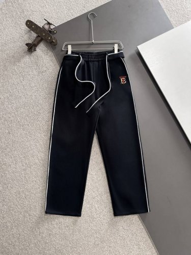 隔天出货 高品质 Burberry 巴宝莉 2025春夏新款高定松紧带休闲裤，意大利进口机器制造，闭眼入的款，裤脚下摆二本针锁边，针脚细密牢固，专柜定制面料 透