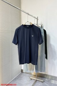 L522 Fd芬迪 25夏季新款~经典字母标识藏青色短袖 经典与品质的完美融合，Fen**这款藏青色短袖，以高克重纯棉材质打造，厚实挺括，触感细腻亲肤，每一寸都