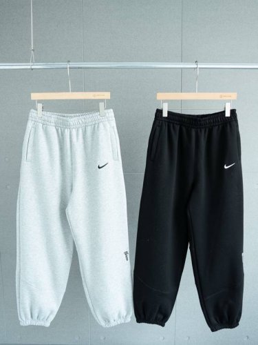 同系列长裤 Supreme X Nike Ss25Week4 Sweatpant 刺绣Logo百搭宽松 联名系列 刺绣Logo袋鼠口袋长裤 男女同款 颜色：灰色
