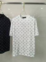 新品 V登家族男士高端时装款圆领印花短袖T恤，香港洋行渠道货，高奢品鉴白金级单品，25年春夏新品，经典人气单品！ 客供埃及进口顶级面料，甄选尼罗河区域光照极好的