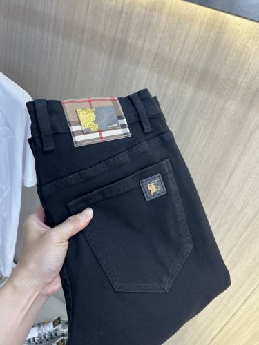 Burberry巴宝莉 2025Ss新款原单爆款牛仔裤 超级定制款 原版五金 超级重工工艺 版型超赞 细节做工无可挑剔 款式不挑人 做工高档 超强好货不等人 看