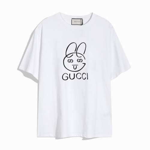 110 Gucci兔子字母印花短袖T恤,设计看起来满满的高街范儿！版型剪裁特别有讲究！上身很洋气显瘦内搭外穿都看高密针织圆领设计，平整简约！亲肤透爽！T恤面料的
