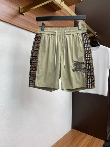 巴宝莉 春夏新款休闲短裤 品牌经典系列 速干面料 舒适度极好，手触感强烈。原版品牌Logo 辨识度极高 定制进口面料 色泽清新 做工精细 码数 M-4Xl