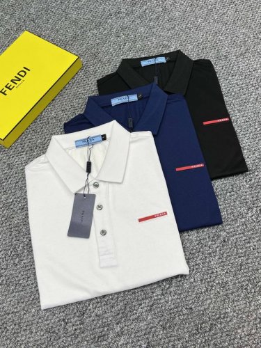p210 普拉达 24Ss专柜同款Polo 翻领短袖T恤 定制面料 质地丝光棉面料采用原厂弹力绒面亲肤面料，高弹力好伸缩，采用品牌Logo标志图案，高端人士必备