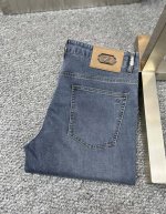 Zz*杰尼亚 Ss25早春新款男士牛仔裤 面料弹性好。独家发售 官网同步 时尚优雅 采用原色酵母水洗工艺 精选进口重磅丹宁牛仔面料 配专柜五金装饰 真皮皮牌 精