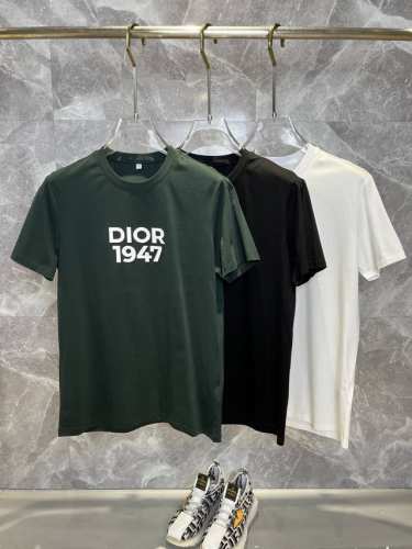 dior迪奥 2025春夏最新款时尚圆领短袖T恤，丝光棉面料，上身凉爽，贴肤舒适，吸汗透气，耐看又好穿，Logo徽章定位印花，原厂工艺一丝不苟，型男必备单品 尺