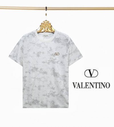p150 高端品质 valentino / 华伦天奴25春夏满提花短袖T恤 本款短袖为采用天丝棉面料，满身双提花 精心制作，上身清爽！升级休闲造型。精致车工剪裁